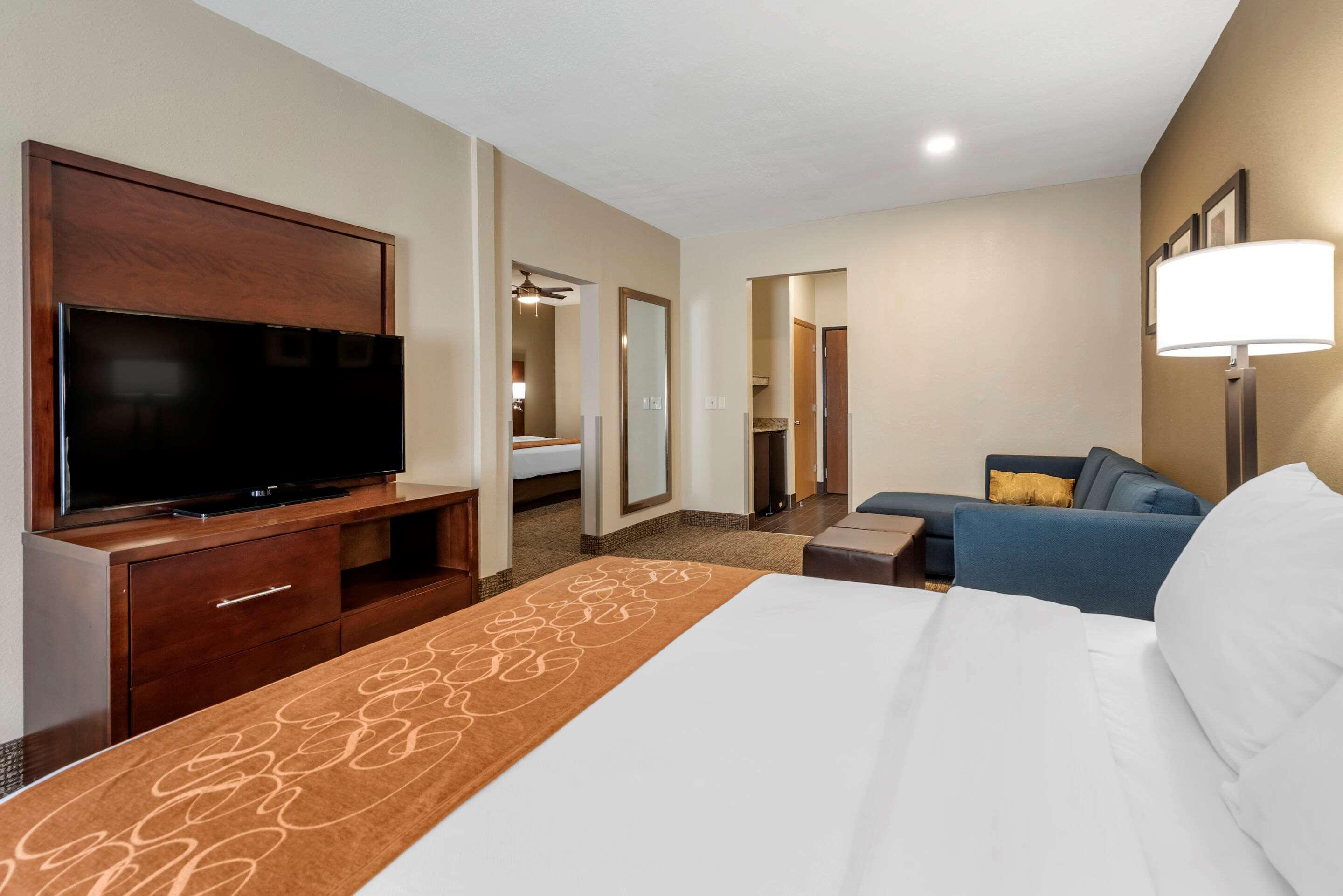 Comfort Suites Auburn Near I-69 Exteriér fotografie