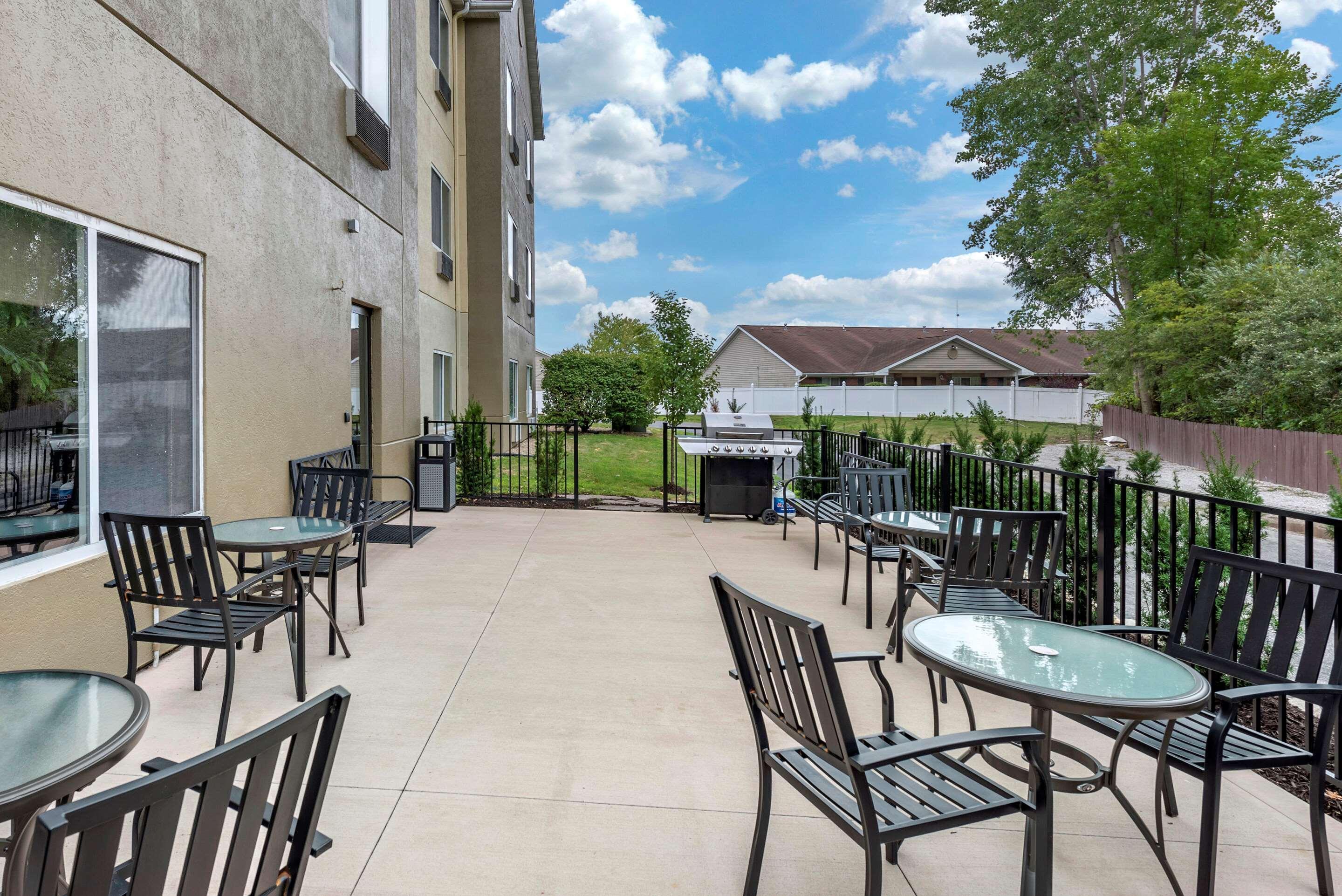 Comfort Suites Auburn Near I-69 Exteriér fotografie